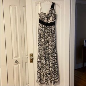 Max & Cleo One Shoulder Gown Size 8 Black White Beaded Formal Dress Wedding Prom